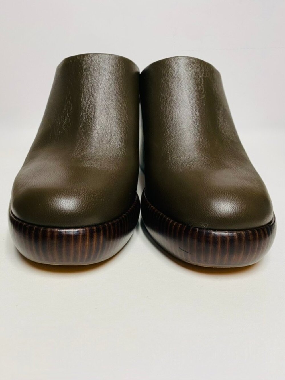 Vince Navina Olive Cypress Brown Leather Platform Mule Clogs Sz US 9.5 EUR 39.5